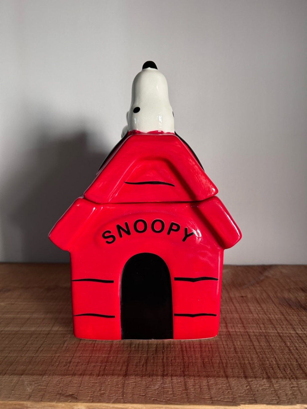 Peanuts Snoopy Dog House Ceramic Canister